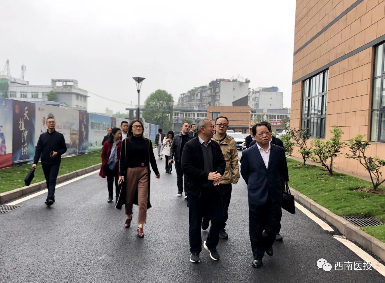 市政協黨組成員、副主席李峰調研天植中藥公司